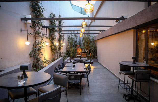13C-Bar-in-the-Back-2